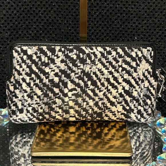Coach Donnegal Double Zip Black and White Tweed Wristlet Approx. 8 x 4 - Picture 3 of 14